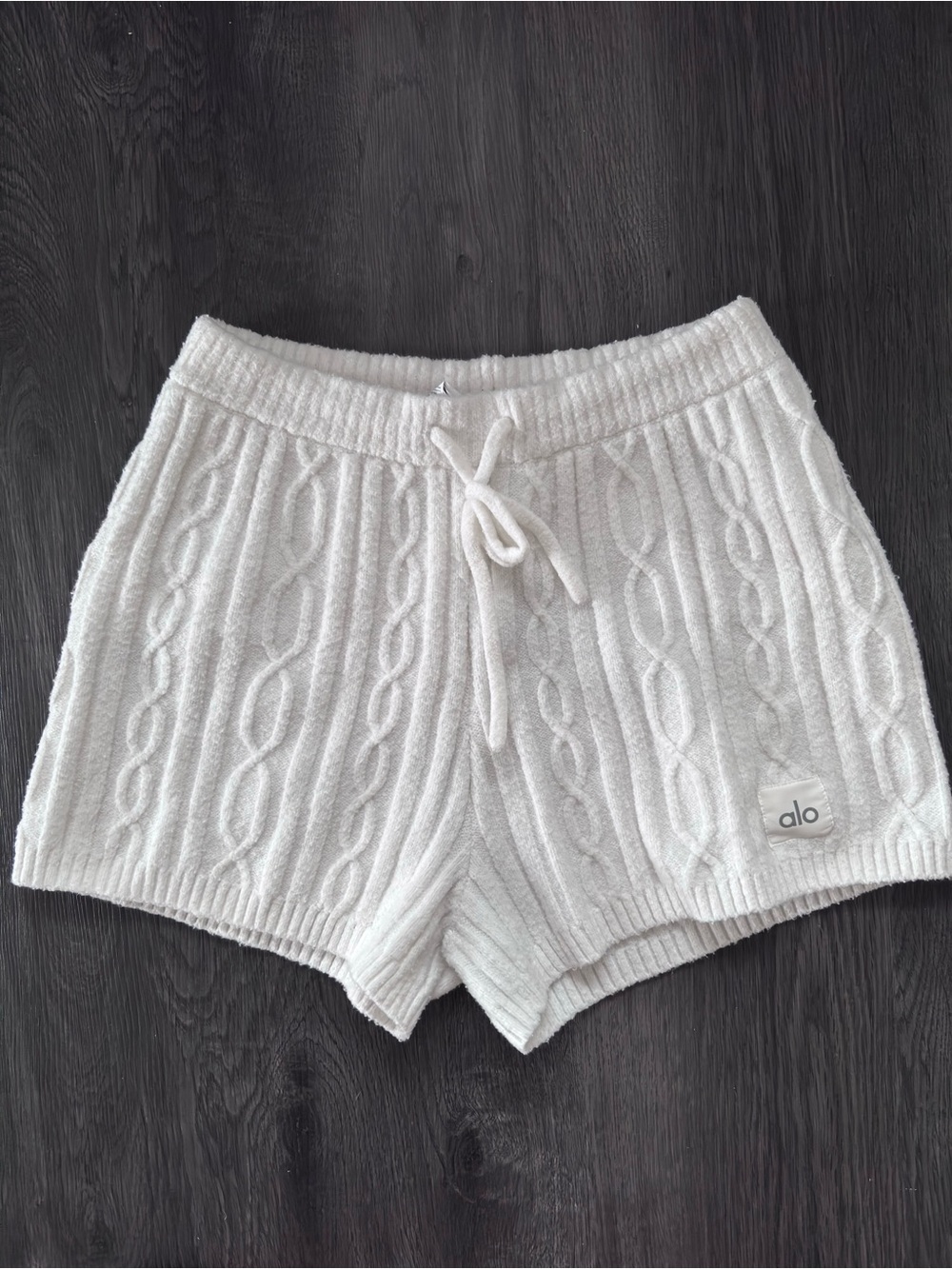 ALO Yoga Cream Cable-Knit Lounge Shorts with Drawstring